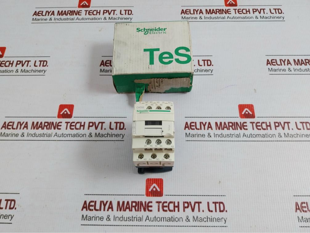 Cad32R7 Control Relay 690V/10A/50-60Hz Schneider Electric