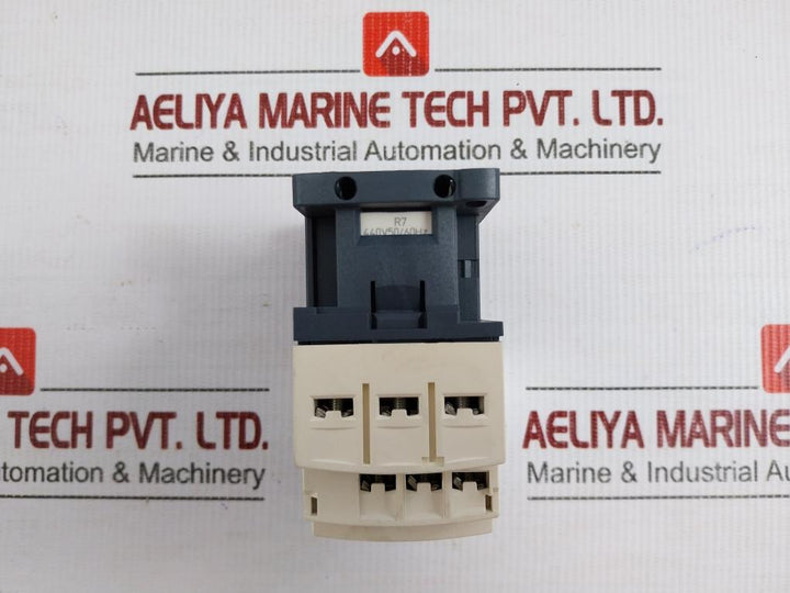 Cad32R7 Control Relay 690V/10A/50-60Hz Schneider Electric