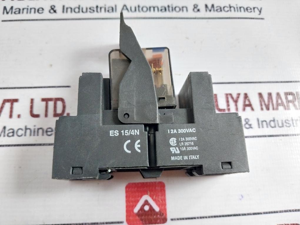 Carlo Gavazzi Es 15/4n Relay Socket Pt530024 6a/250v