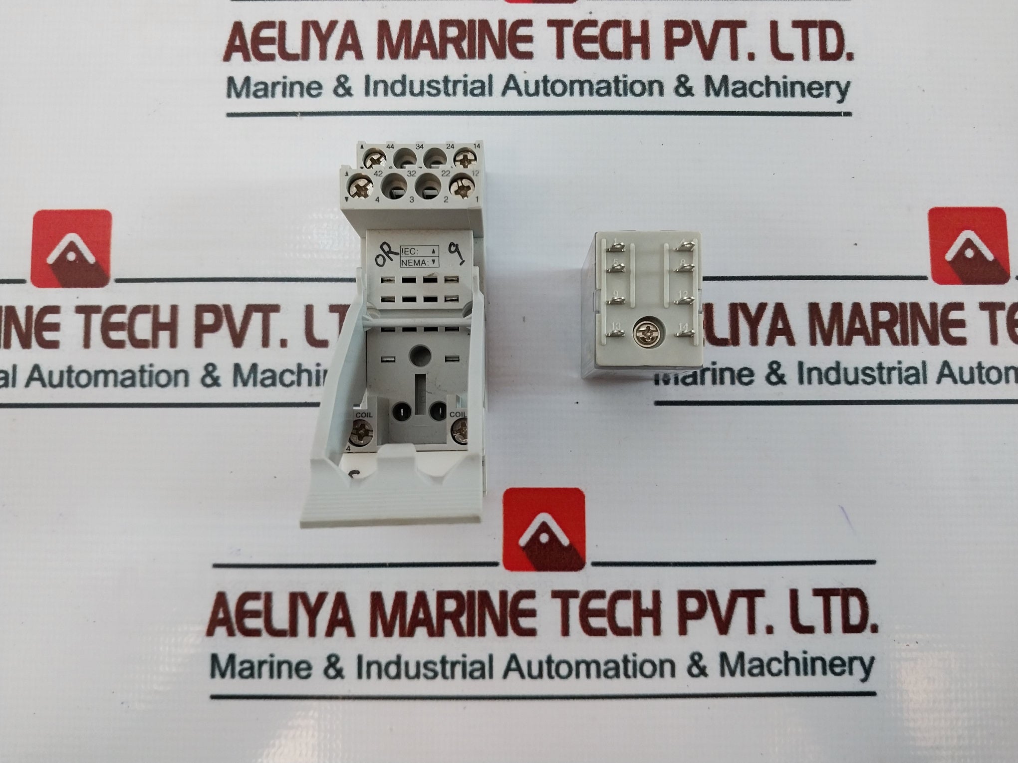 Carlo Gavazzi RMI A 2 10 Industrial Relay with ZMI2NA Socket