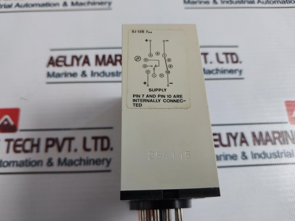 Carlo Gavazzi Sj 135 724 Voltage Level Relay