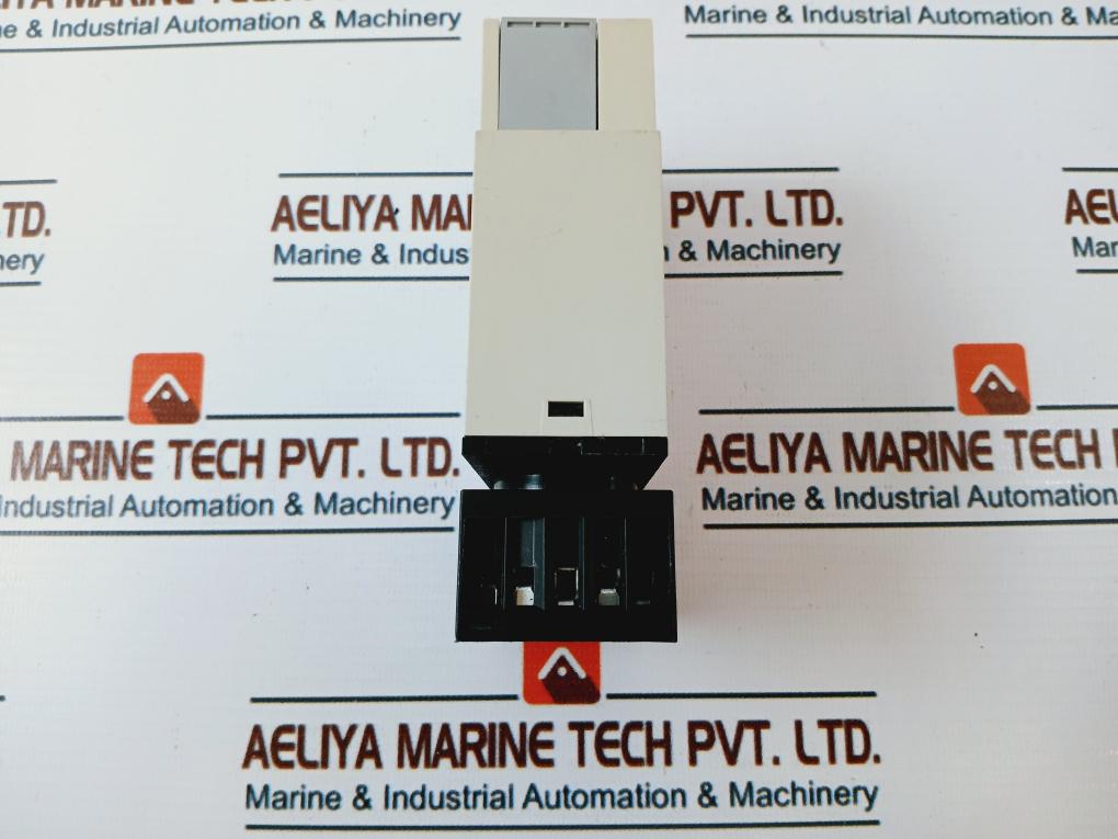 Carlo Gavazzi Pua01Cb23500V Voltage & Current Relay W/ Base 50/60Hz