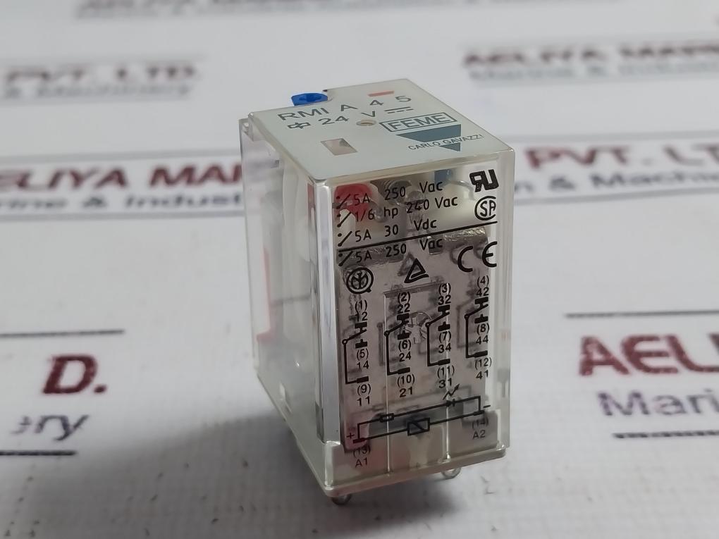 Carlo Gavazzi ZMI 15/4N Solid State Relay With Socket 12A 3000VAC / 10A 300VAC