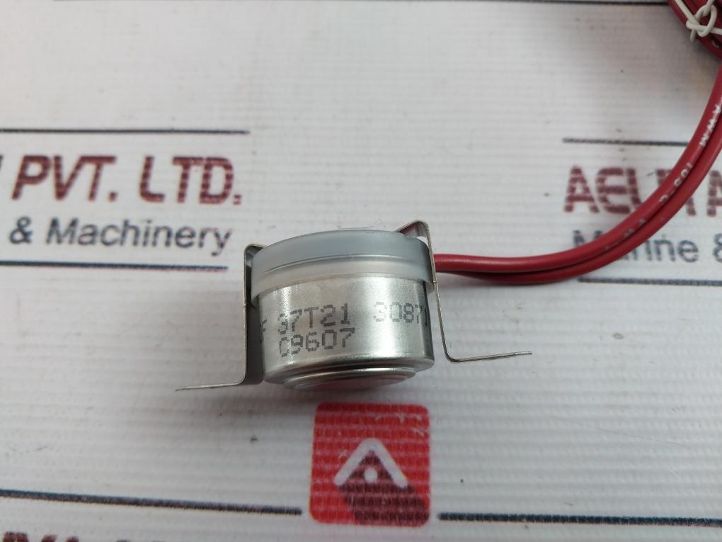 Carrier Transicold 66U1-6912-16 Thermostat Switch