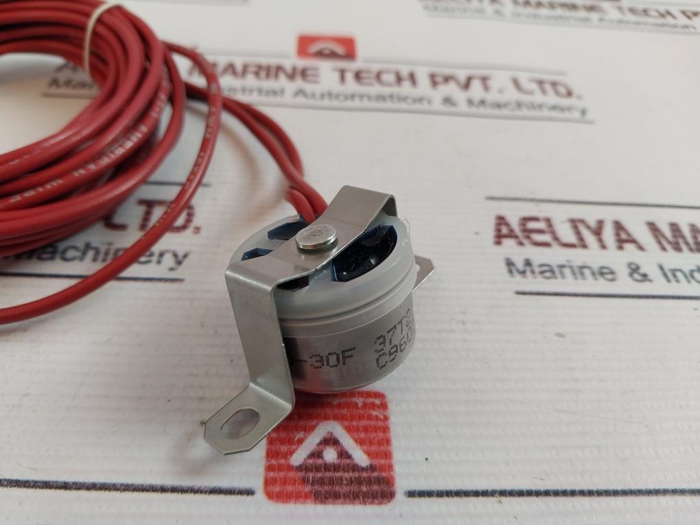 Carrier Transicold 66U1-6912-16 Thermostat Switch