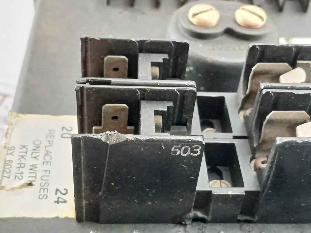 Caterpillar 9Y8400 Voltage Regulator 600V-30A