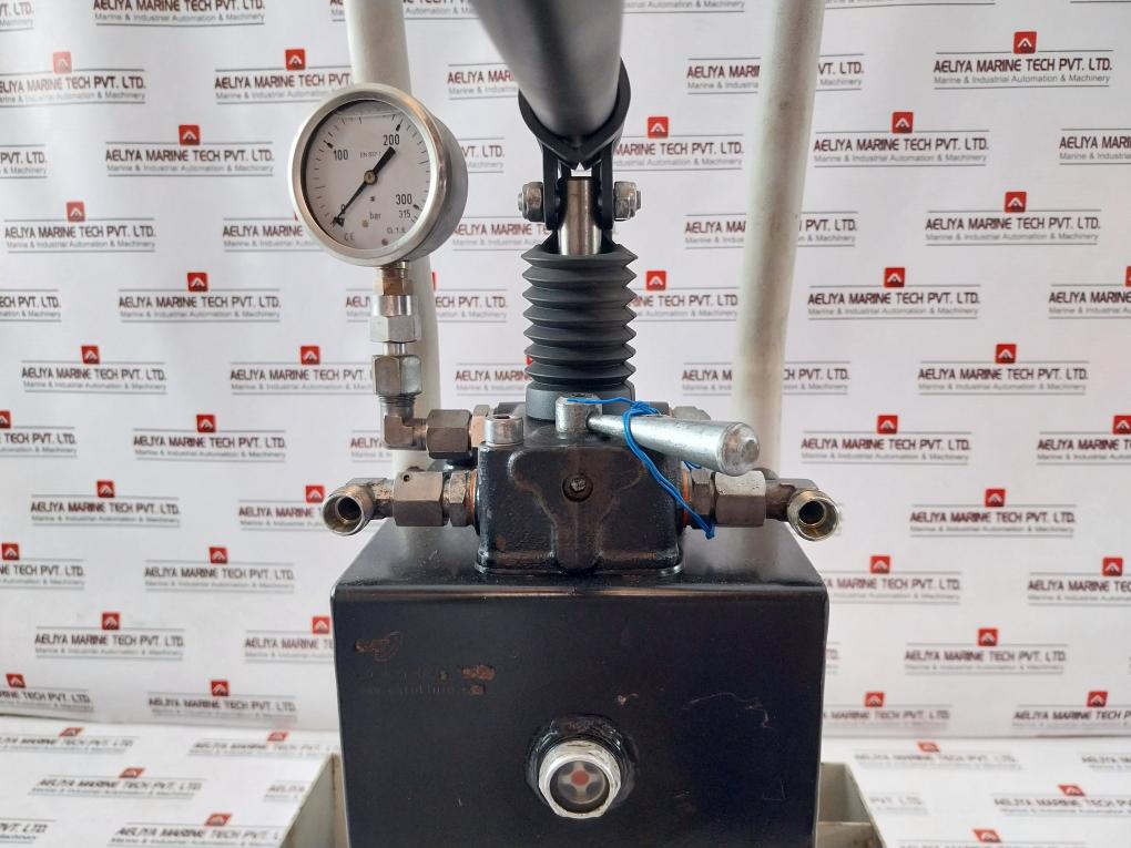 Cato Fluid S5 AC-R-02/1 High Pressure Hose 0-315 Bar 2-6.3 W.P. 56 MPA 3 Meter