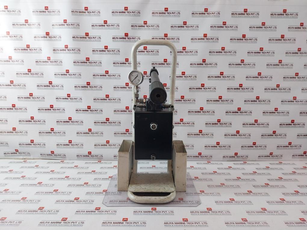 Cato Fluid S5 AC-R-02/1 High Pressure Hose 0-315 Bar 2-6.3 W.P. 56 MPA 3 Meter