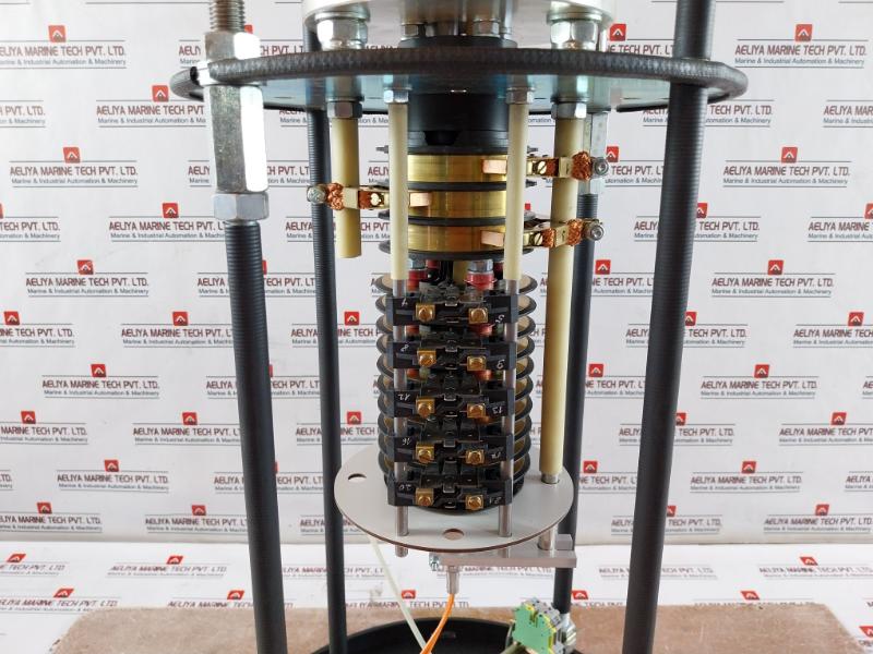 Cavotec Gsk 1502/0303/9820/400/Dv Slip Ring Assembly Column Type 2Xpe 300A 660V