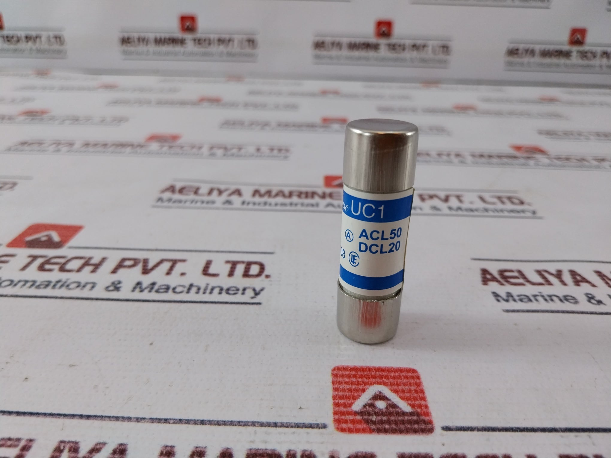 Lot of 6X Cello-lite Fuse UC1 68T103