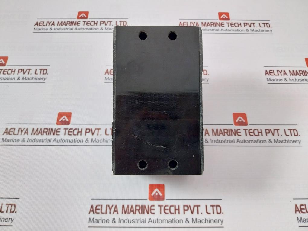 Changshu Cm1-100L/3300 Plastic Shell Type Circuit Breaker 50Hz/60Hz 10In Ui 800V