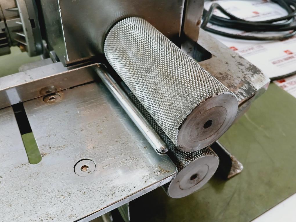 Chaoyi Hy2-30 Motor‐Driven Pinch‐Roller Unit Assembly 5M 380V 12A 5.5Kw 50Hz Ip4