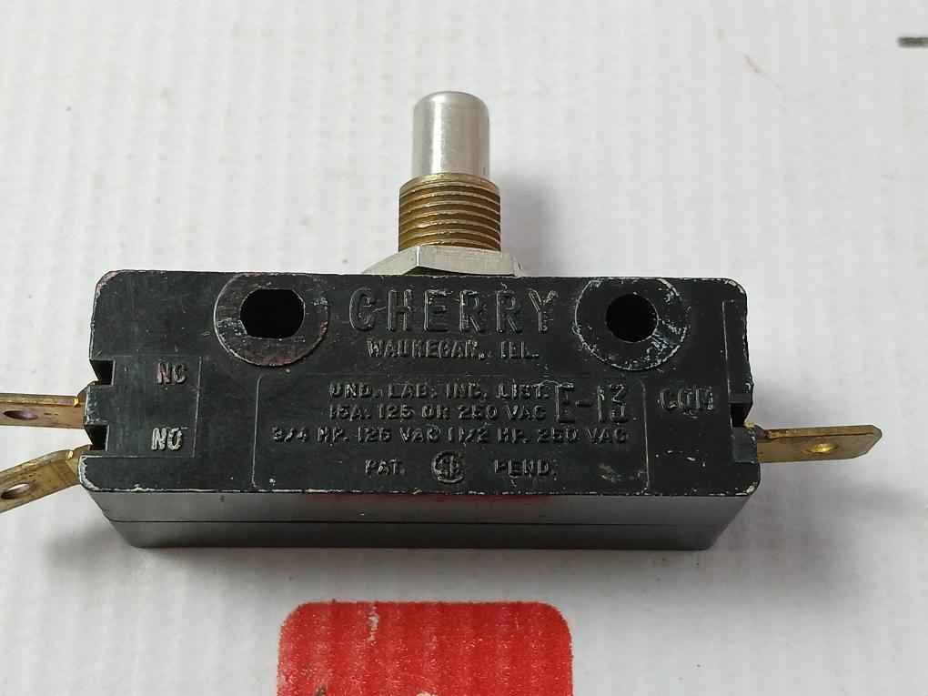 Cherry E13-00M Snap Action Micro Switch 15A 125 Or 250 Vac