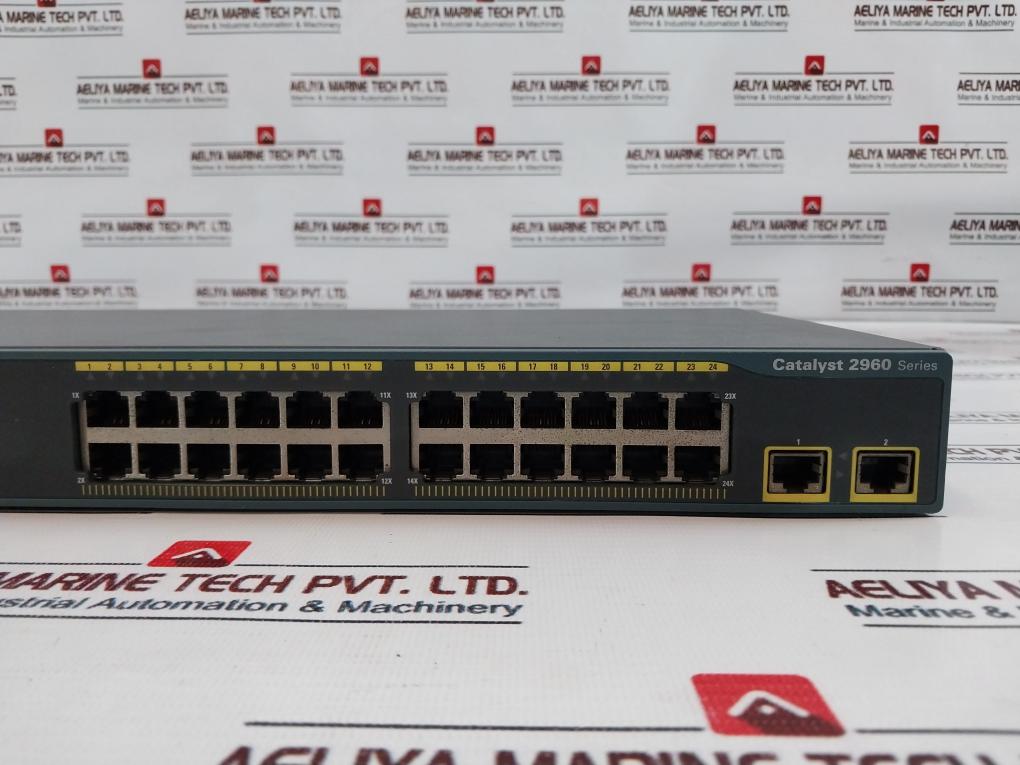 Cisco CATALYST 2960 Series 24 Port Switch WS-C2960-24TT-L 100-240V~ 1.3-0.8A