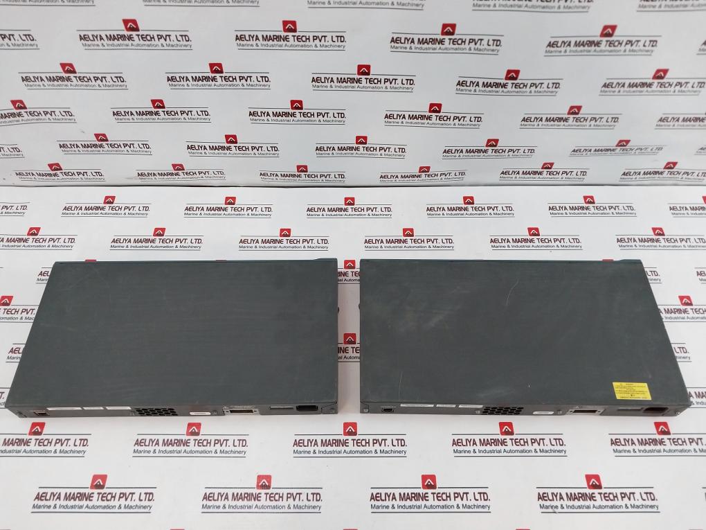 Cisco CATALYST 2960 Series 24 Port Switch WS-C2960-24TT-L 100-240V~ 1.3-0.8A