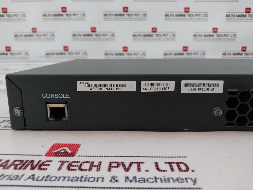 Cisco CATALYST 2960 Series 24 Port Switch WS-C2960-24TT-L 100-240V~ 1.3-0.8A