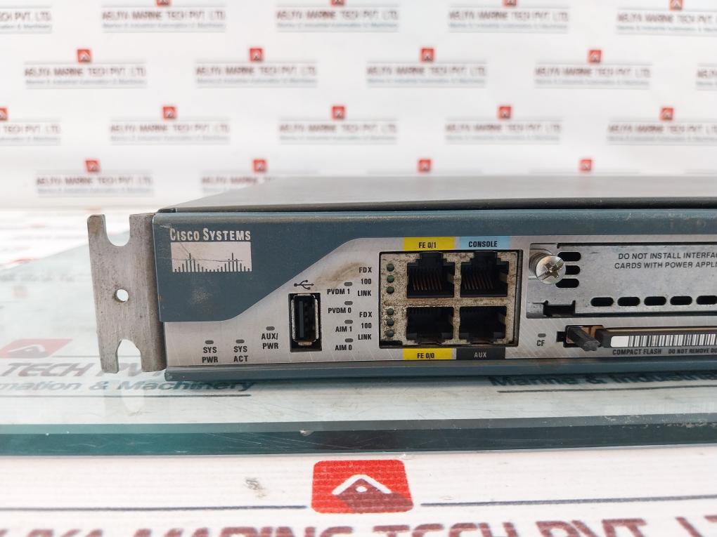 Cisco Systems 2801 Integrated Services Router 2800 Series 5A 100-240V~