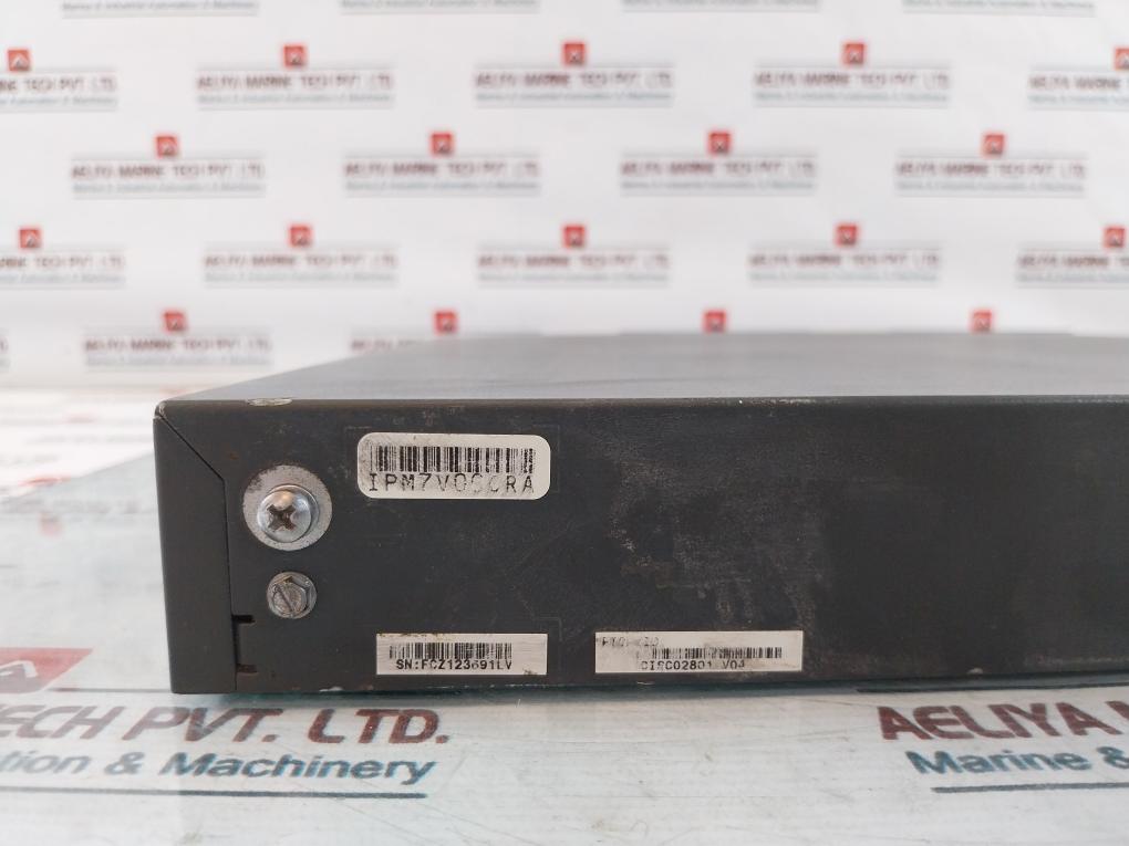 Cisco Systems 2801 Integrated Services Router 2800 Series 5A 100-240V~