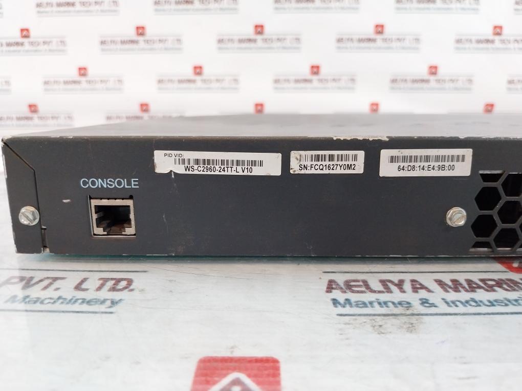 Cisco WS-C2960-24TT-L Catalyst 2960 24-Port Fast Ethernet Switch 100-240V~