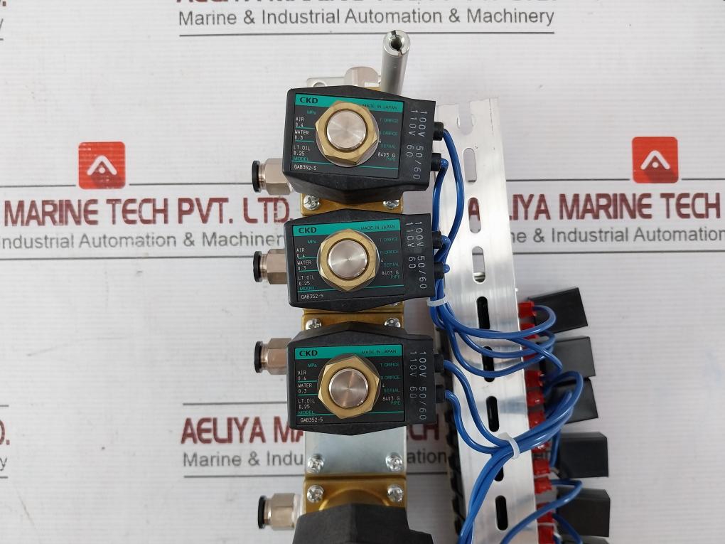Ckd Gab352-5 Solenoid Valve Manifold Assembly 100V 50/60