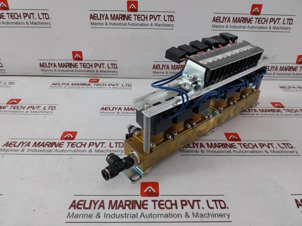 Ckd Gab352-5 Solenoid Valve Manifold Assembly 100V 50/60