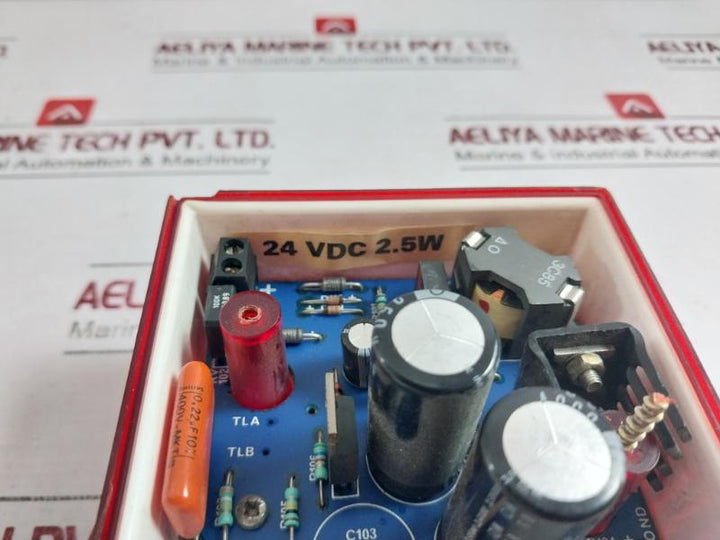 Clifford & Snell Flashing Light 24Vdc 2.5W (Housing Minor Damaged)