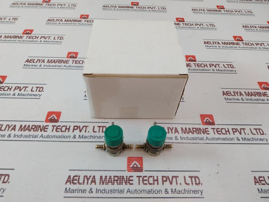 Clippard Cs-2532 Manifold Mount Valve With Threaded Top Port