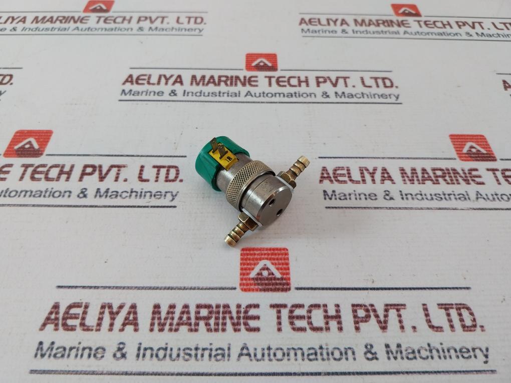 Clippard Cs-2532 Manifold Mount Valve With Threaded Top Port