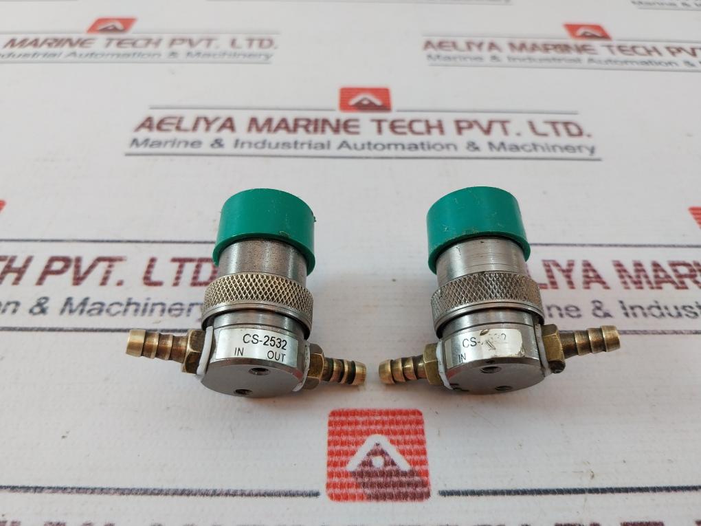 Clippard Cs-2532 Manifold Mount Valve With Threaded Top Port