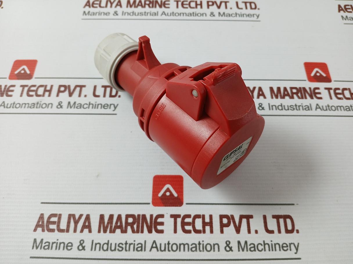 Clipsal 214/Pce Trailing Socket Plug Ip44 3P+E/50+60Hz