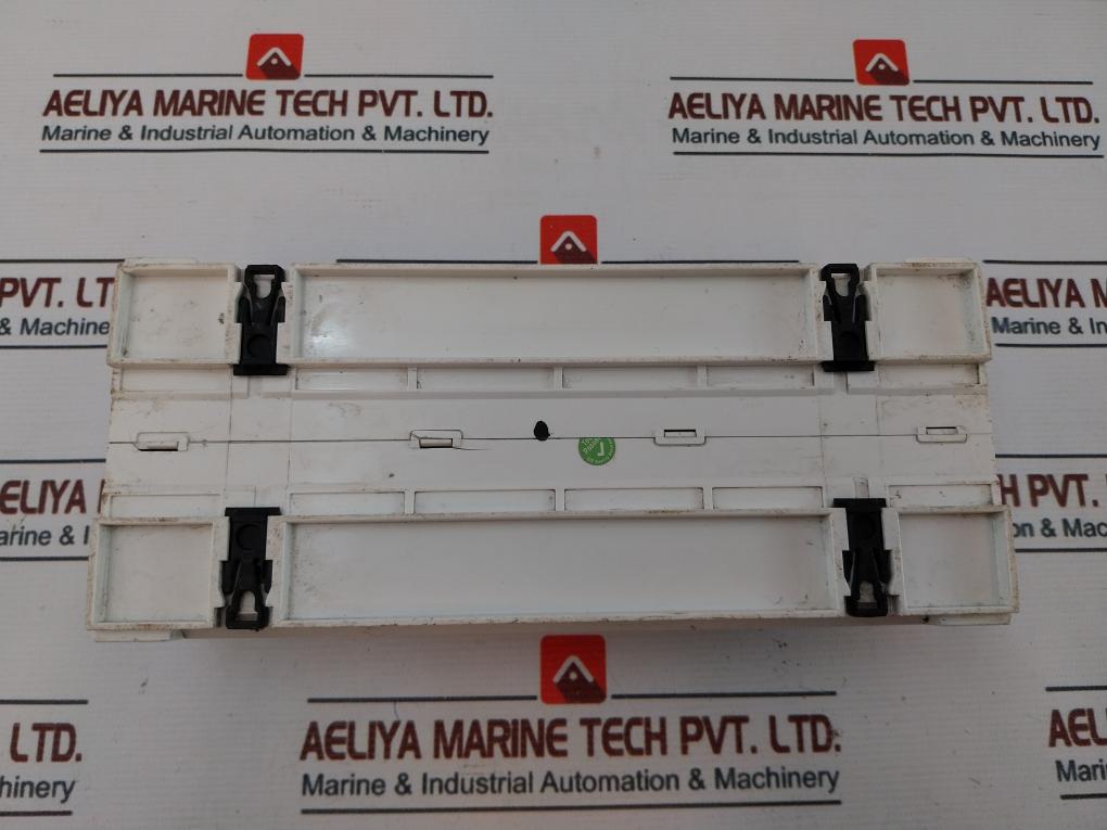 Clipsal Voltage Free Relay C-bus2 Output 240V~ 50-60Hz