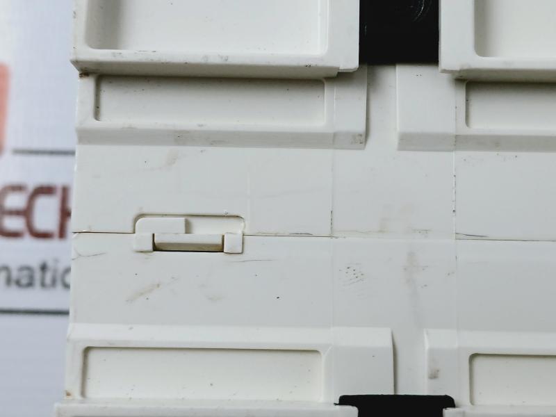 Clipsal L5508Dsip Din Rail Mounted Dsi Gateway 8 Channel 12M Module 50-60Hz