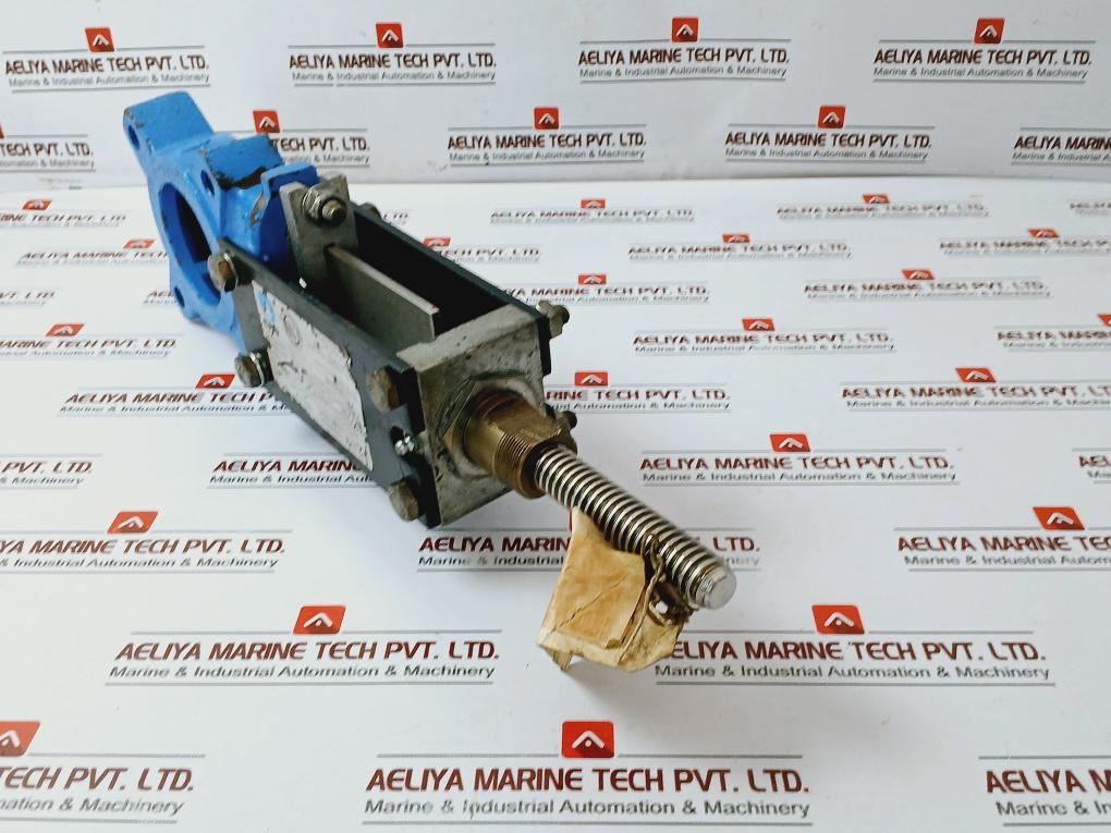 Cmo Pn10 Slide Valve Dn65 Gg25 2 ½” With Handwheel Operator