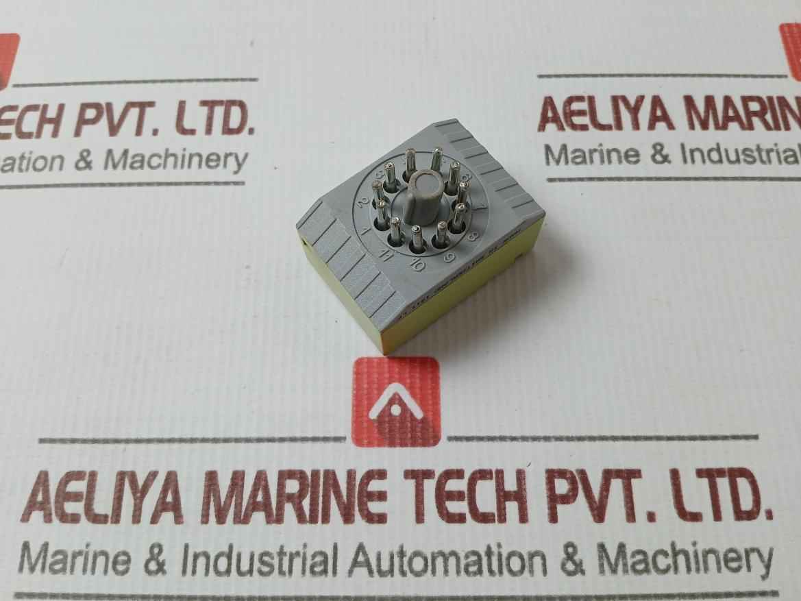 Comat Ct3-a30/L Time Relay 20–65Vac 0.2–3S 2–30Min