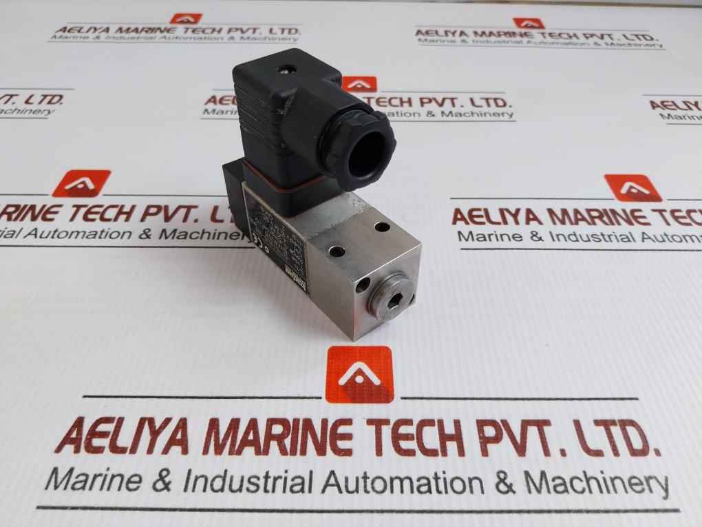 Compact Block Pressure Transmitter 0-40Kg/Cm2-g Trafag 8244.81.2310