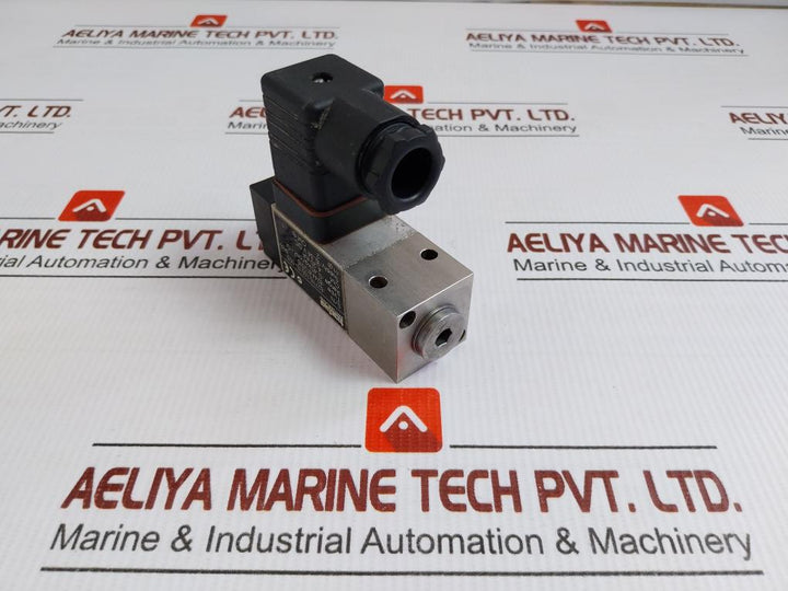 Compact Block Pressure Transmitter 0-40Kg/Cm2-g Trafag 8244.81.2310