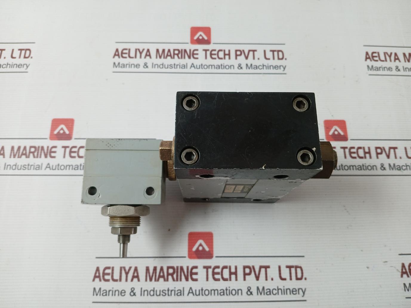 Compair 8L304-102 Pneumatic Valve