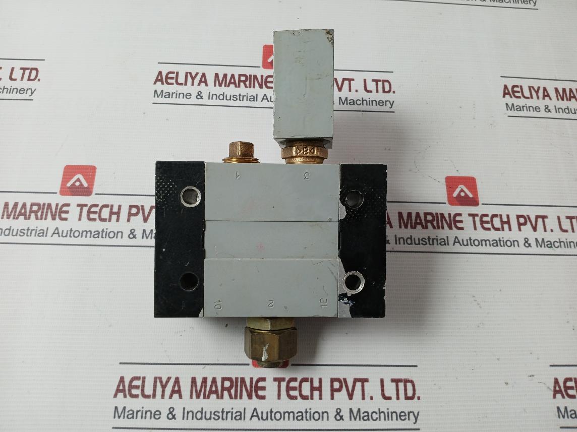Compair 8L304-102 Pneumatic Valve