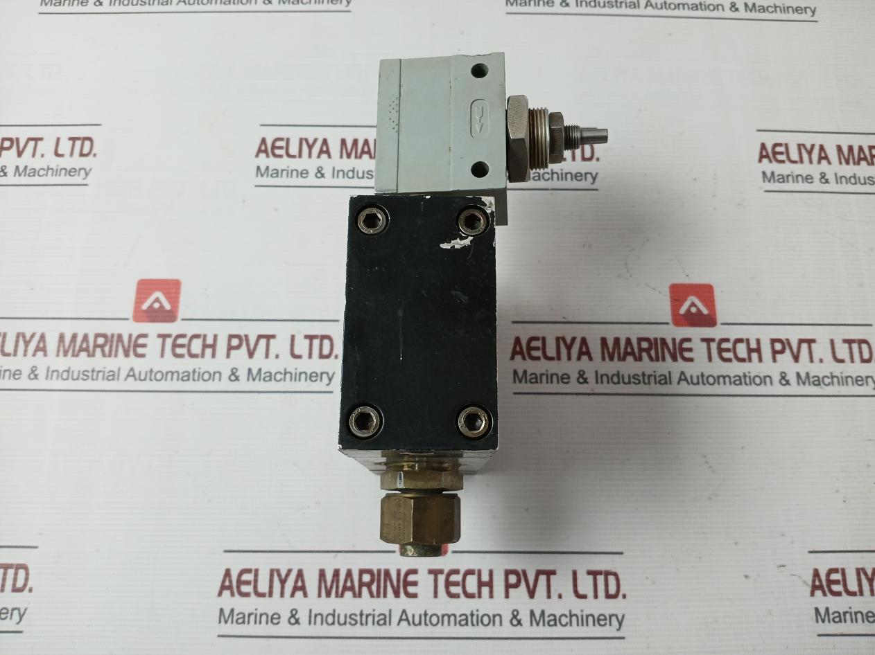 Compair 8L304-102 Pneumatic Valve