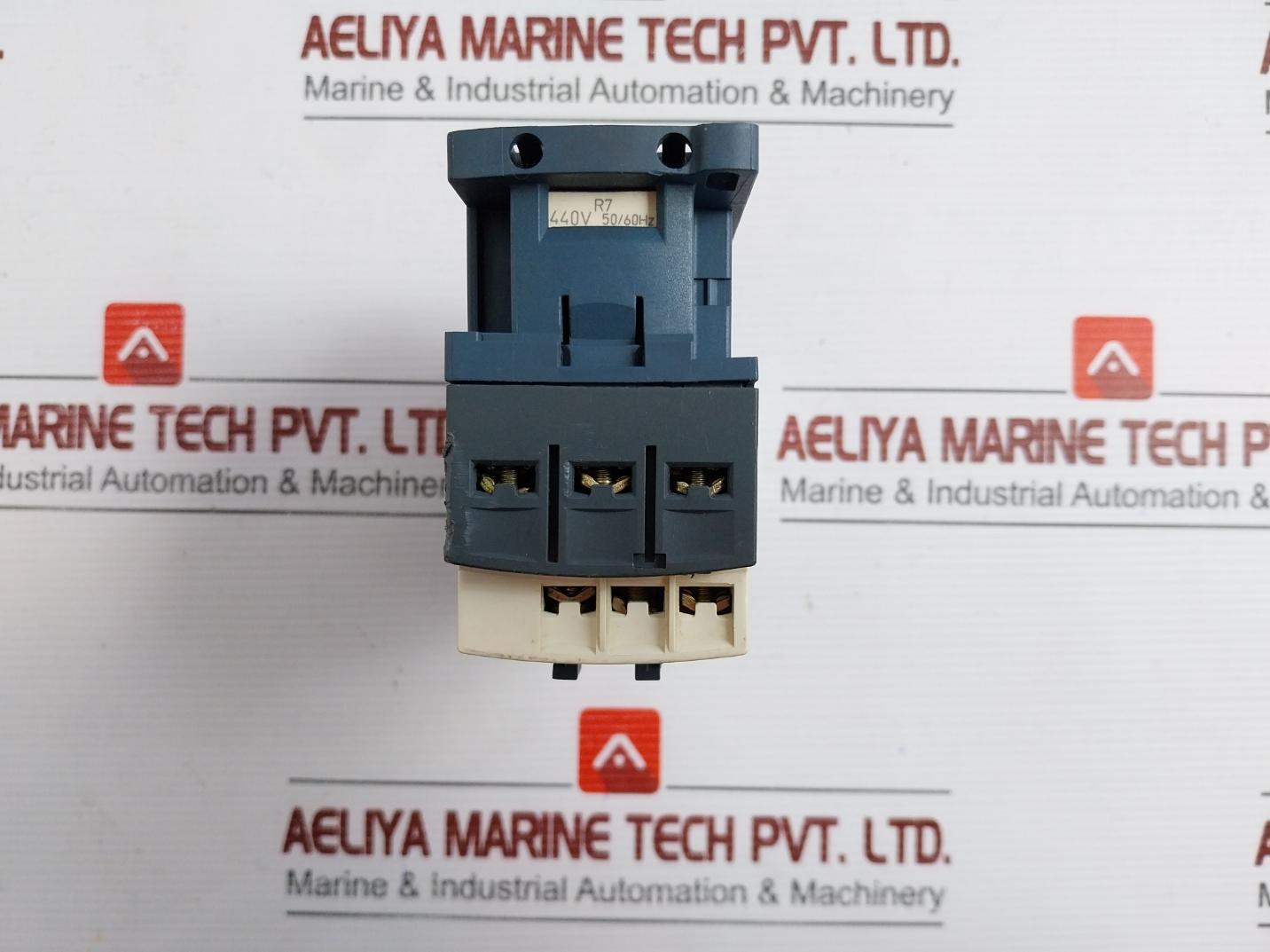 Contactor With Overload Relay By Schneider Electric Lrd06 Tesys D Part No: Lc1D09