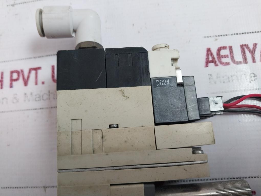 Convum Mvs 3011063 + Cvx-1243-mc2 Digital Pressure Sensor Dc10.8-30V 0–0.7 Mpa