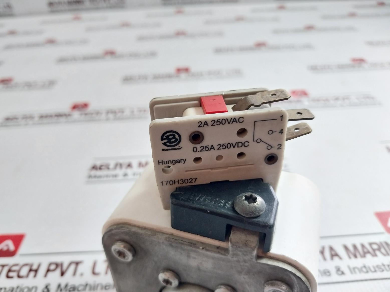 Cooper Bussmann 170M6458 High Speed Square Body Fuse 2A 250Vac 690V-iec
