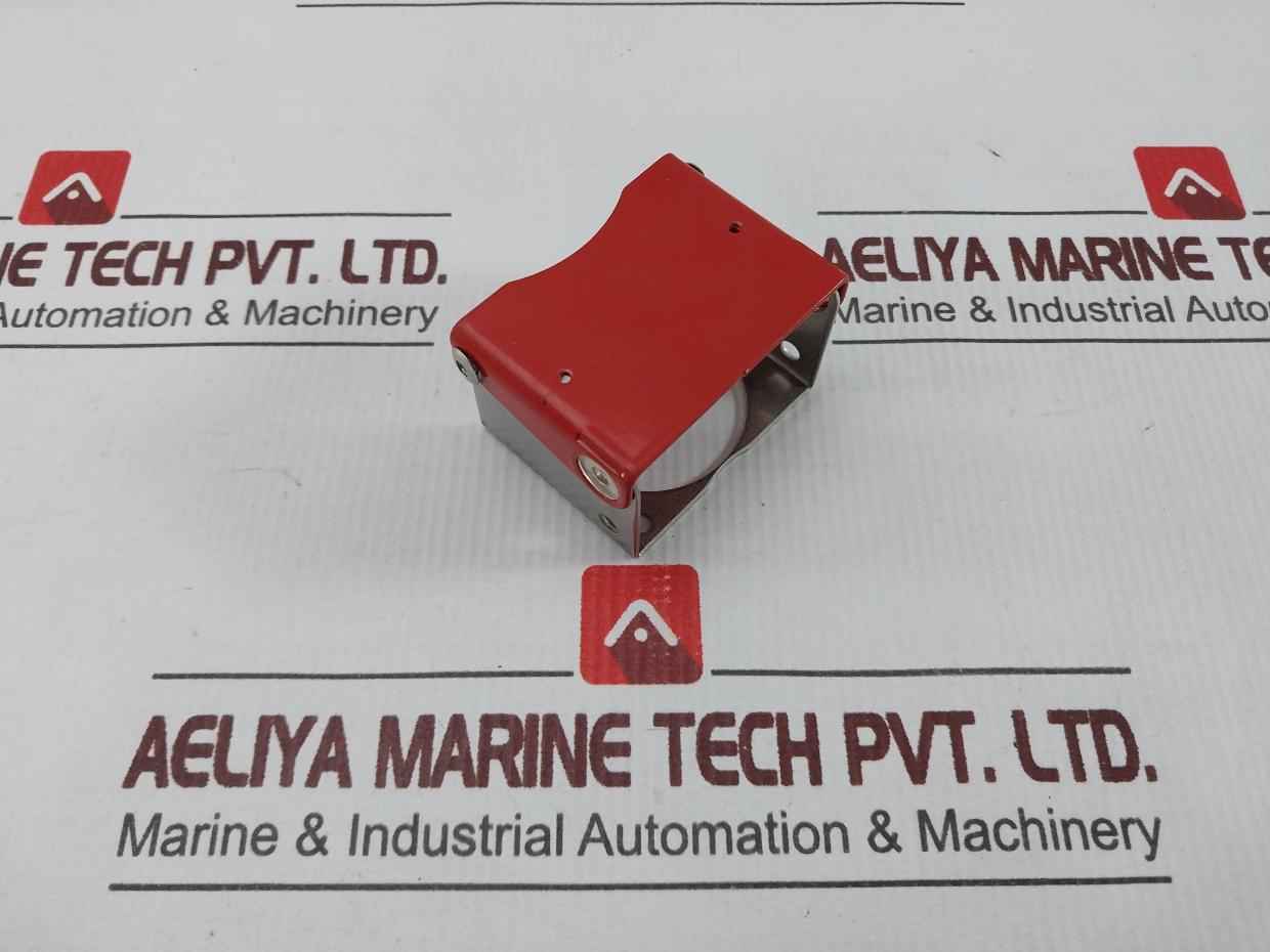 Cooper Crouse-hinds Ghg4101901R0125 Padlocking Facility With Cap Red