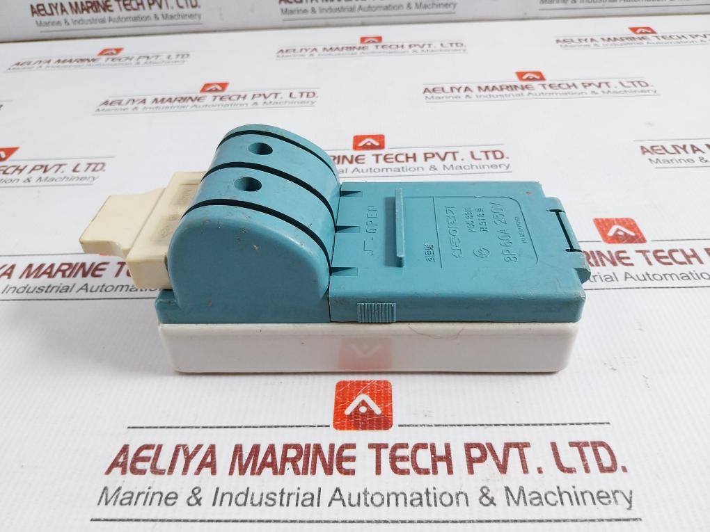 Covered-Knife-Switch-3P-60A-250V-Used-Condition-209491-5