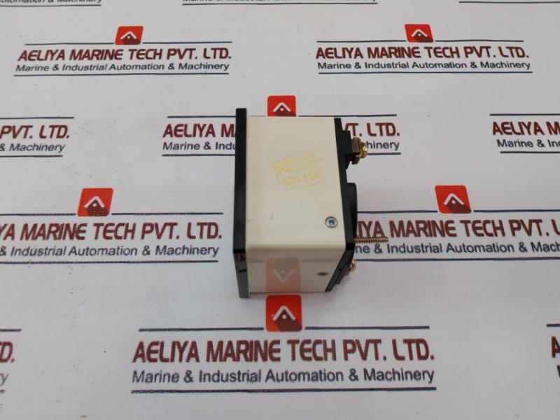 Crompton 243-156G-rnzh-c6 Hours Run Meter 200-250 Volts Ac 60Hz