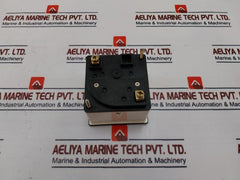 Crompton 243-156G-rnzh-c6 Hours Run Meter 200-250 Volts Ac 60Hz
