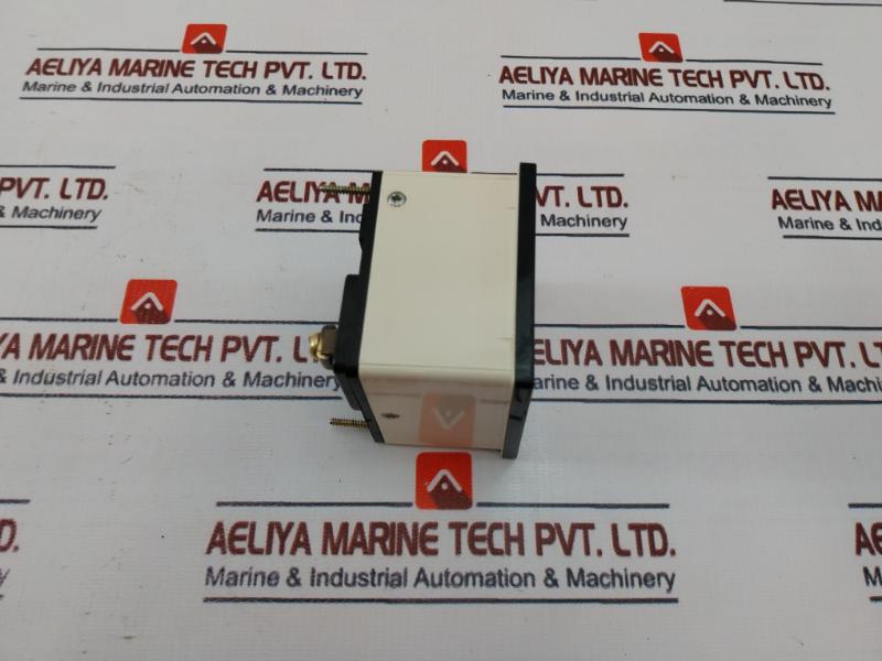 Crompton 243-156G-rnzh-c6 Hours Run Meter 200-250 Volts Ac 60Hz