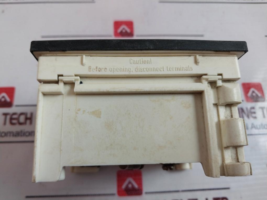 Crompton E244-41s-g-rn-ag-ag Frequency Meter 45-50-55 Heartz 200-250 V