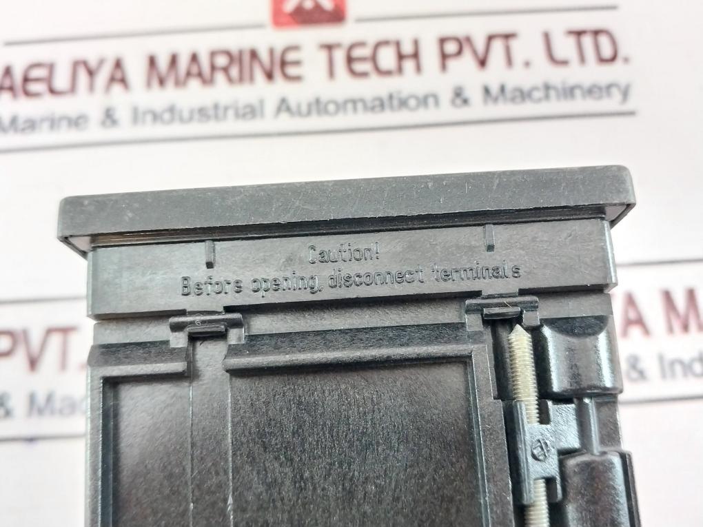 Crompton Instruments E243-026A-G-LS-LS-C5 Ammeter 0/5/30 Amps AC