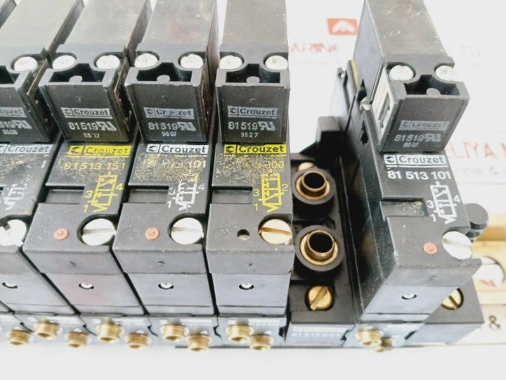Crouzet 81519 Pneumatic Solenoid Valve W/ 81 513 101/600/151/201/001/060